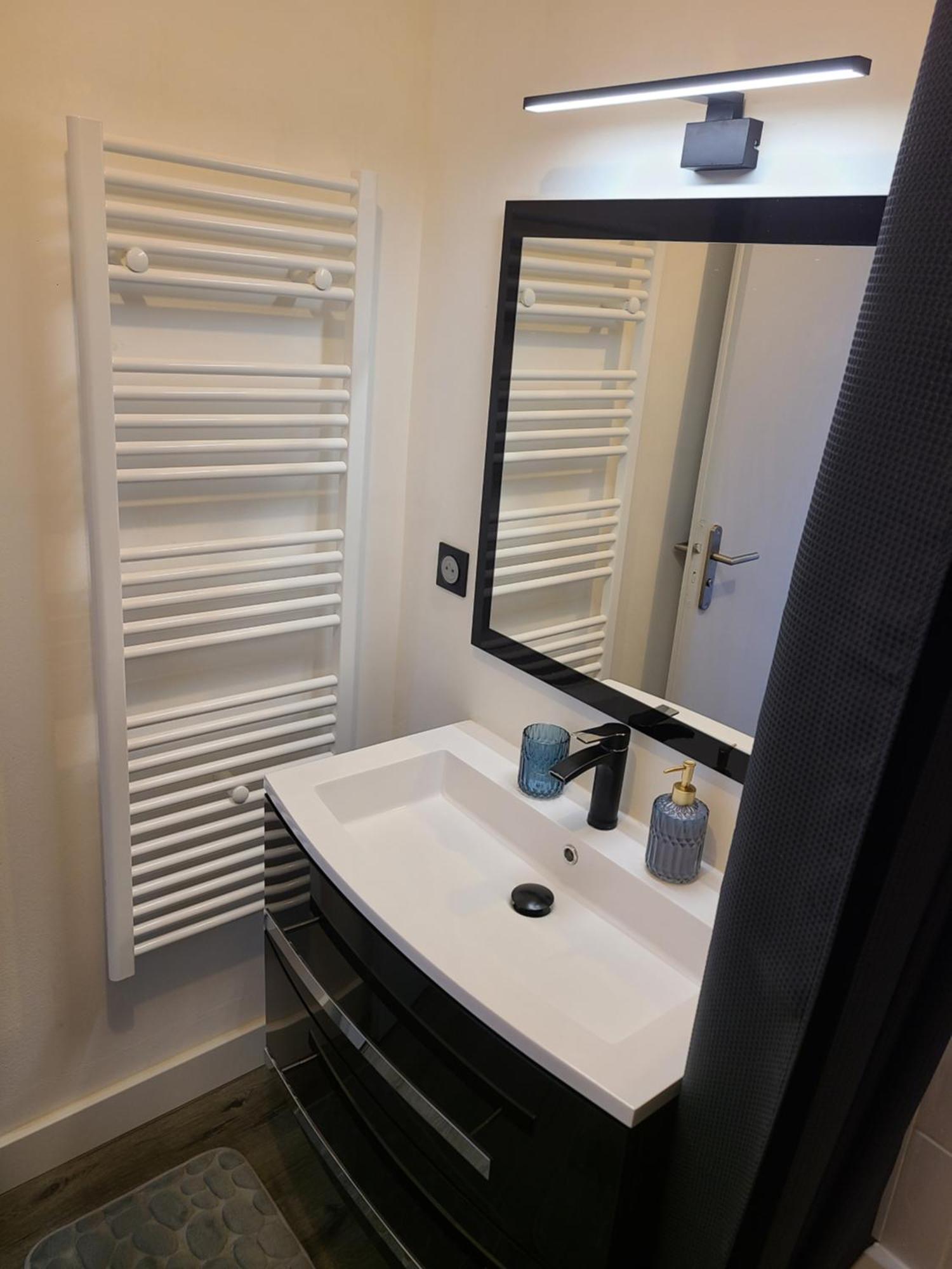 Joli T2 Proche Gare Avec Vue Apartment Annemasse Ngoại thất bức ảnh