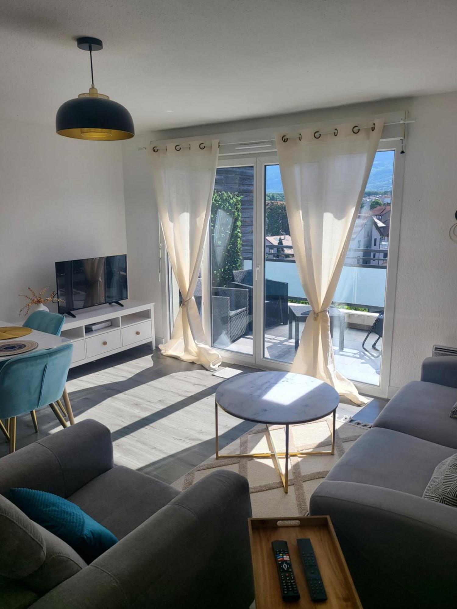 Joli T2 Proche Gare Avec Vue Apartment Annemasse Ngoại thất bức ảnh